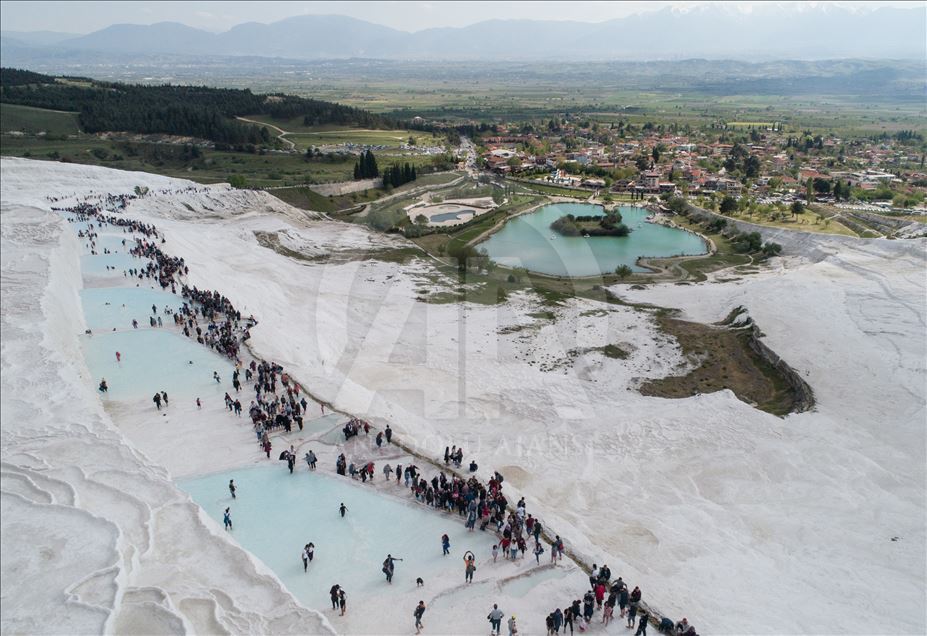 15 thousands people visited Pamukkale in three hours