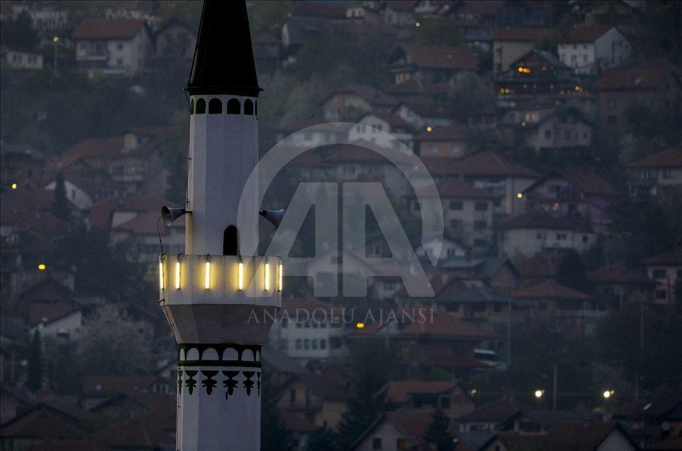Muslimani večeras obilježavaju Lejletu-l-berat: Noć oprosta, sudbine i želja