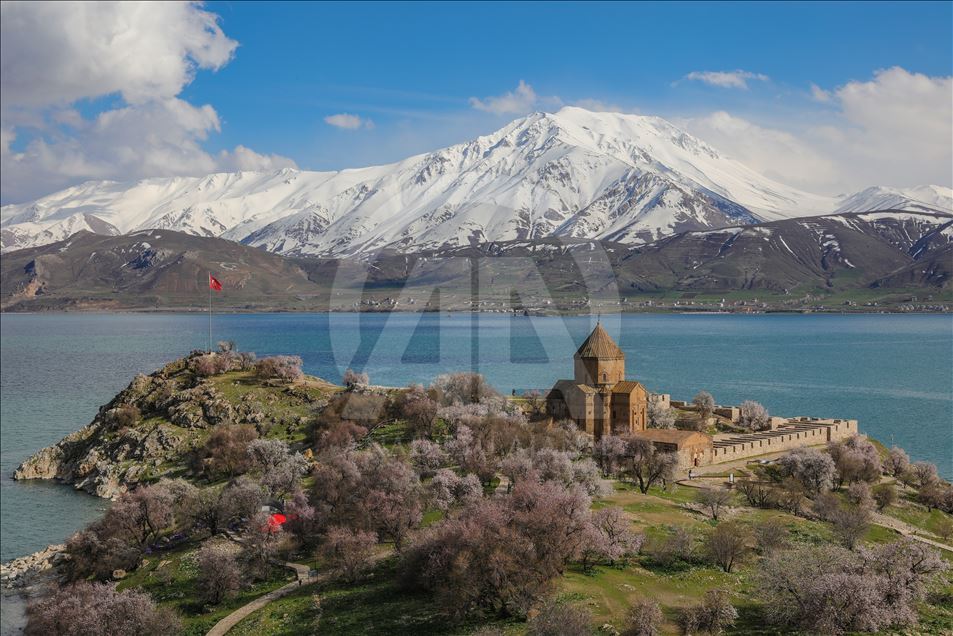 El paisaje de postal de la isla turca de Akdamar