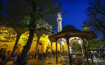 Muslimani večeras obilježavaju Lejletu-l-berat: Noć oprosta, sudbine i želja