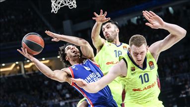 Anadolu Efes saha avantajını kaybetti