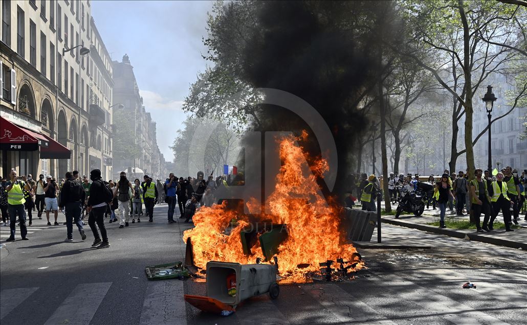 23th Yellow vest demonstration in Paris