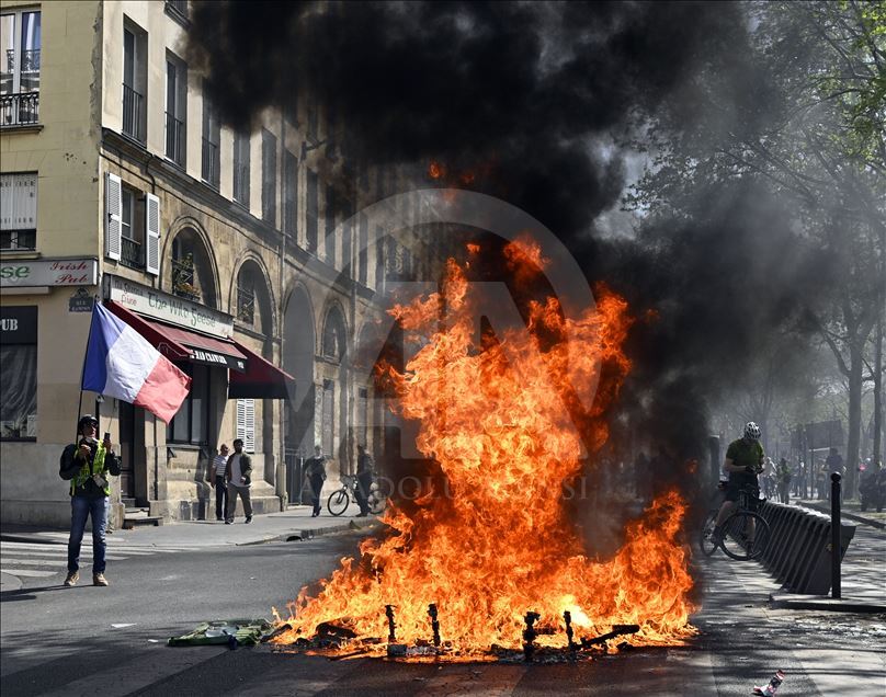 23th Yellow vest demonstration in Paris