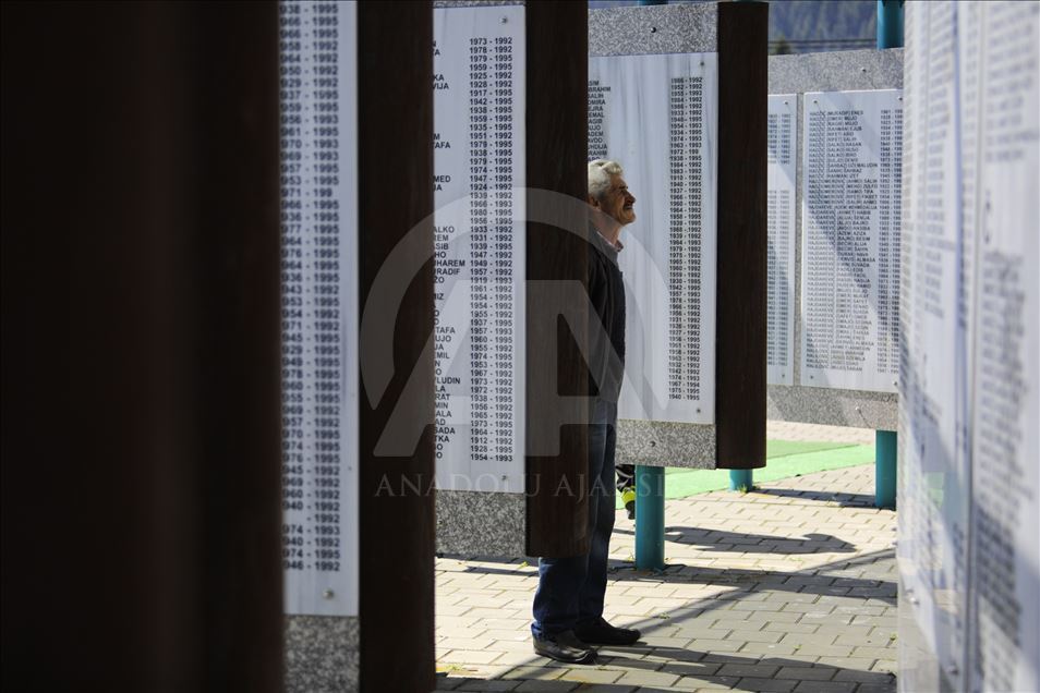 Klanjana dženaza i obavljen ukop vlaseničkim žrtvama: Traga se za još 1.000 ubijenih