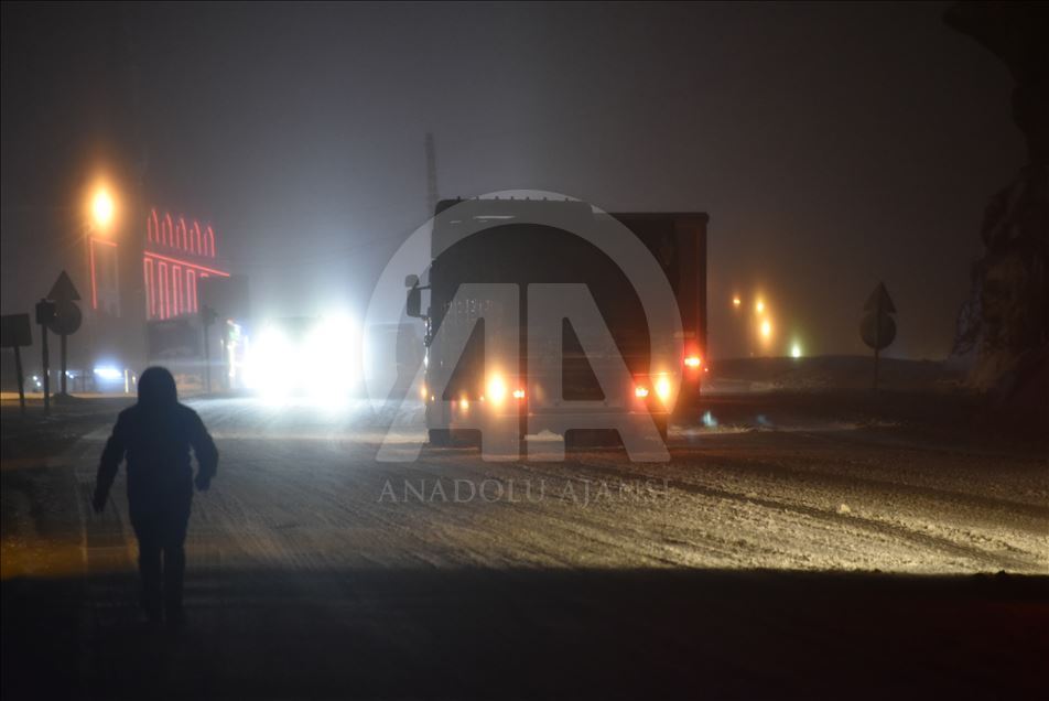 Zigana Dağı'nda kar ulaşımı aksattı