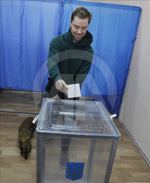 رای‌گیری دور دوم انتخابات ریاست‌جمهوری اوکراین آغاز شد