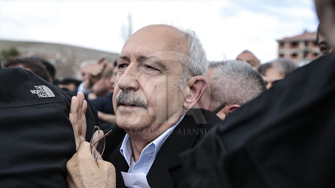 CHP Genel Başkanı Kılıçdaroğlu, şehit cenazesinde saldırıya uğradı