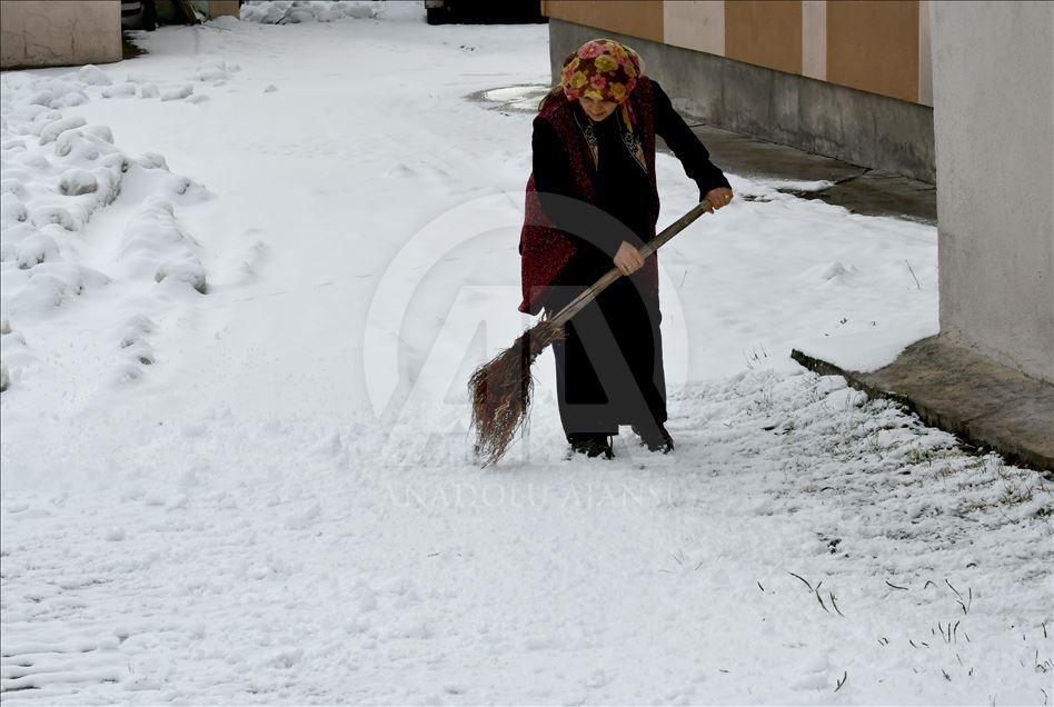 Kars baharda beyaza büründü