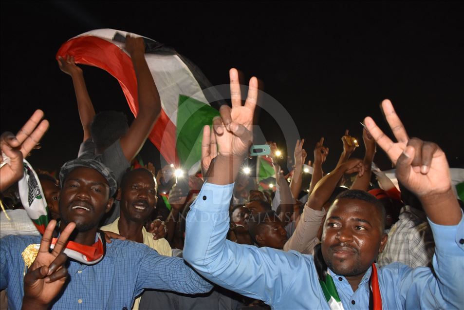 Demonstrasi warga Sudan menuntut transisi pemerintahan sipil