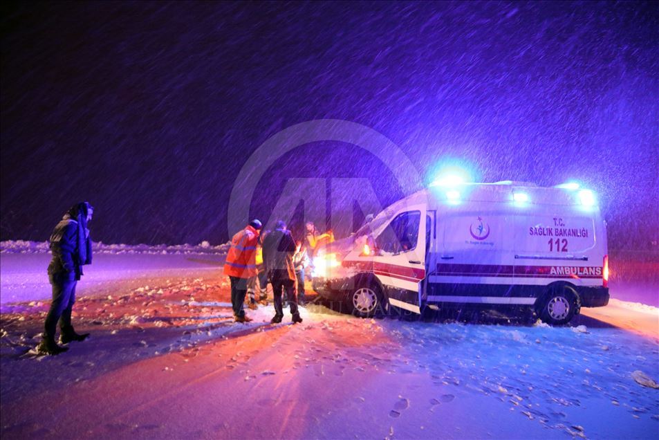 Malatya'da kar yağışı ulaşımı aksattı