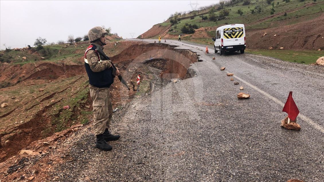 Siirt ve Şırnak'ta nisan ayında ulaşıma kar engeli
