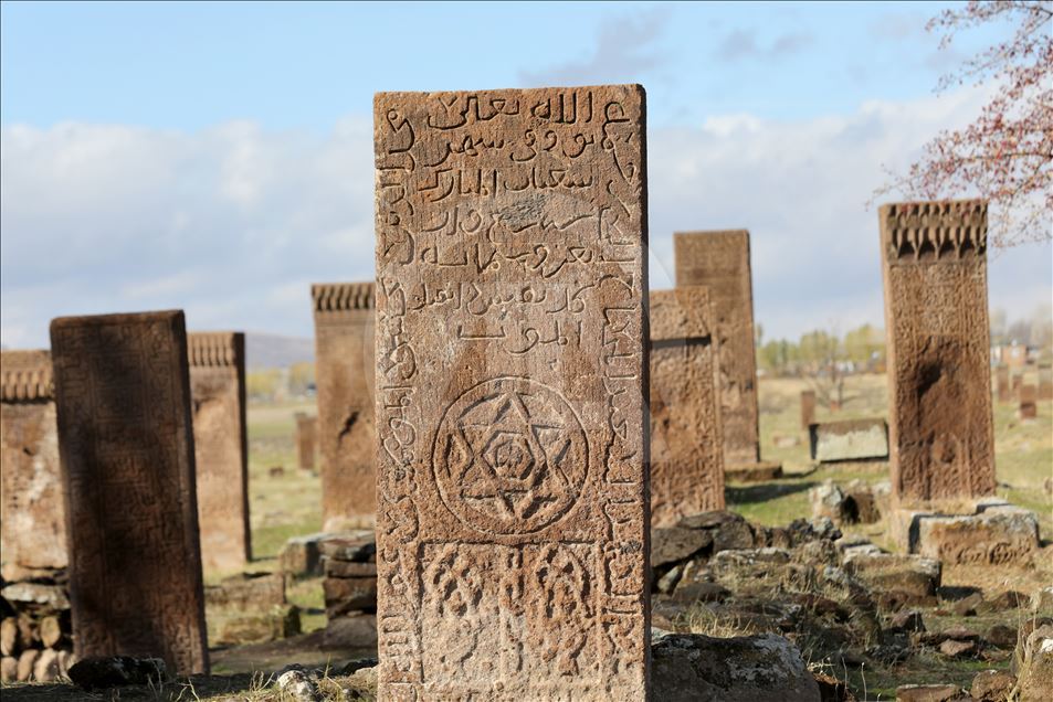 تركيا.. إحدى أكبر المقابر الإسلامية في العالم تستعد لاستقبال زوارها