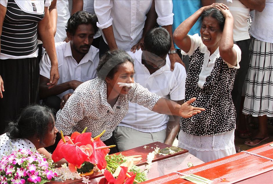 Upacara pemakaman korban serangan bom Sri Lanka