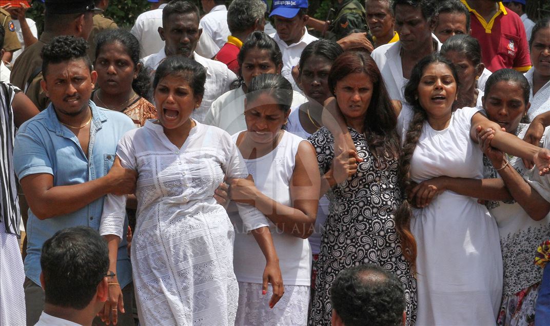 Upacara pemakaman korban serangan bom Sri Lanka