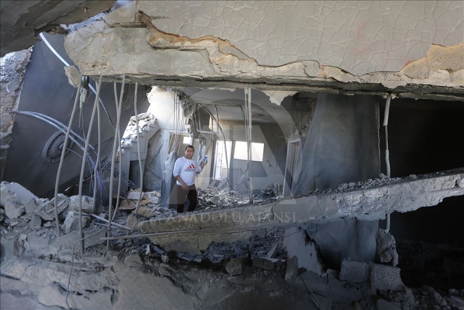 İsrail ordusu öldürdüğü Filistinlinin evini yıktı
