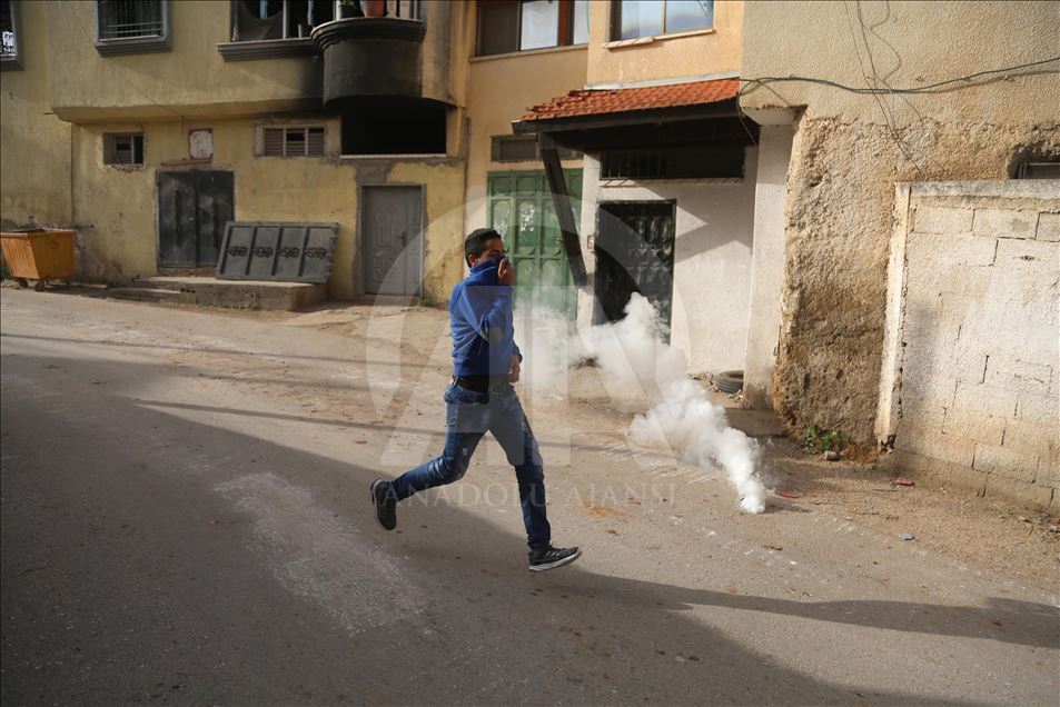 İsrail ordusu öldürdüğü Filistinlinin evini yıktı
