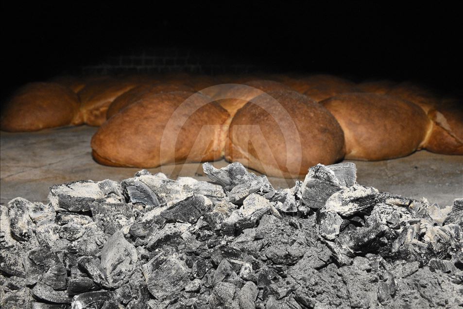 Taş fırından çıkan asırlık lezzet: Araköy harç ekmeği