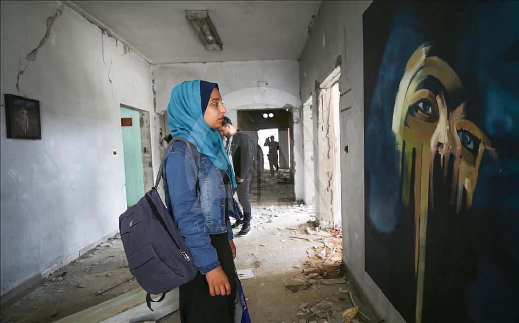 Ekspozitë e jashtëzakonshme në mesin e rrënojave në Gaza