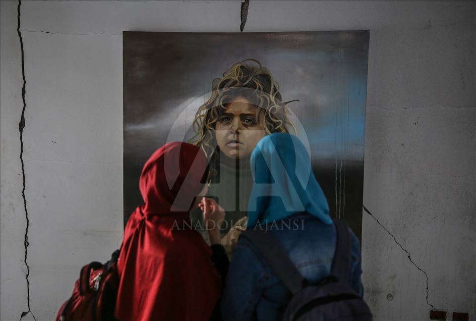 Ekspozitë e jashtëzakonshme në mesin e rrënojave në Gaza