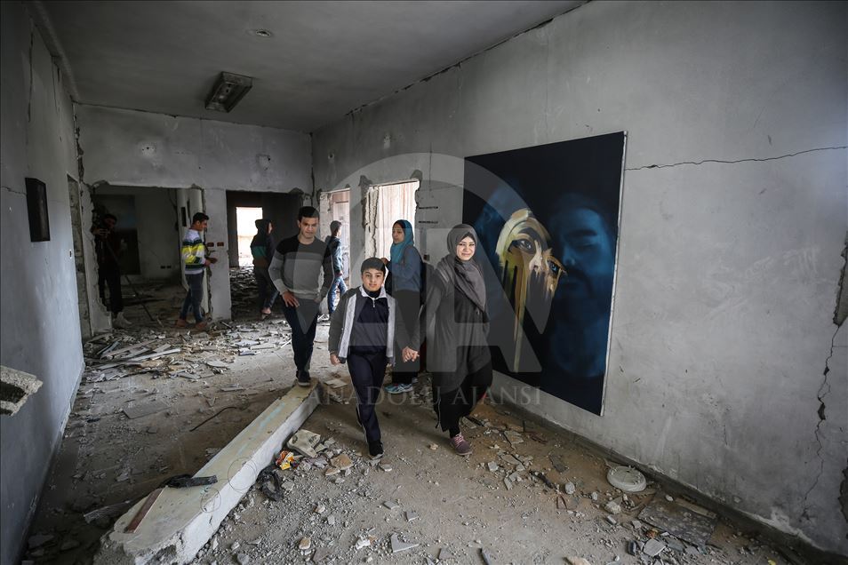 Ekspozitë e jashtëzakonshme në mesin e rrënojave në Gaza