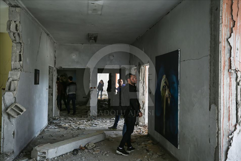 Ekspozitë e jashtëzakonshme në mesin e rrënojave në Gaza
