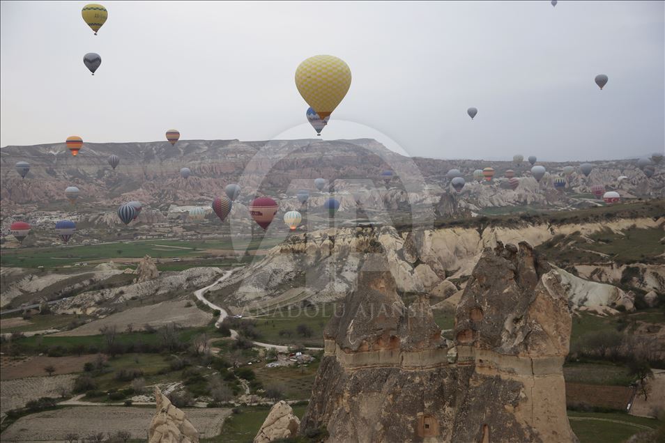 Balonlar, Kapadokya'ya masalsı bir güzellik katıyor