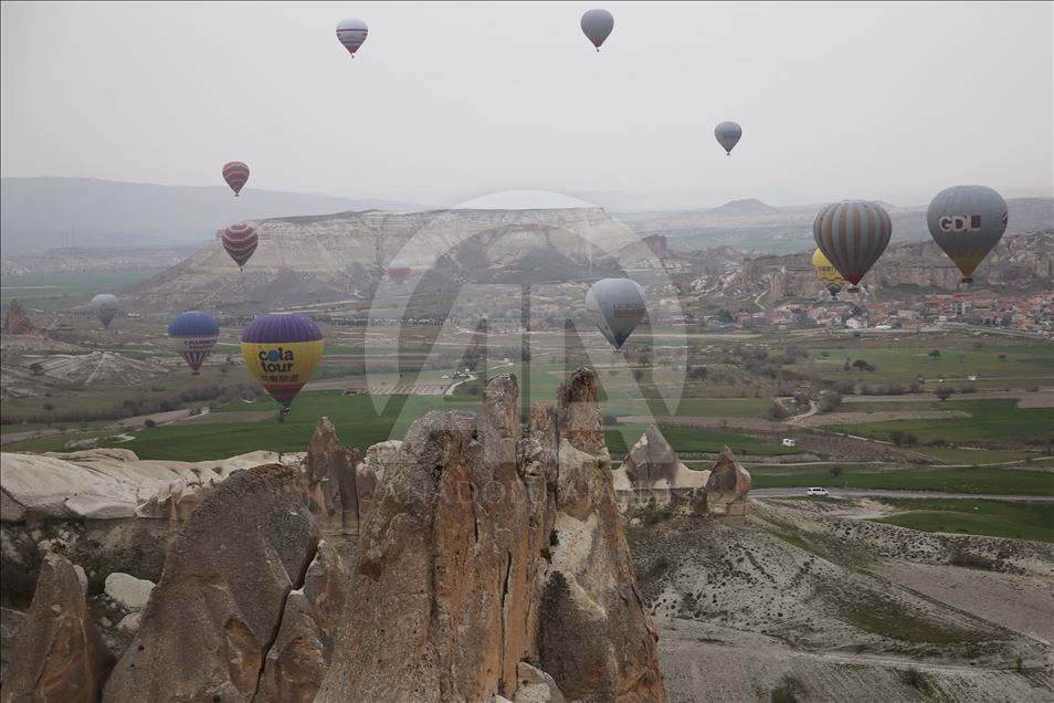 Balonlar, Kapadokya'ya masalsı bir güzellik katıyor