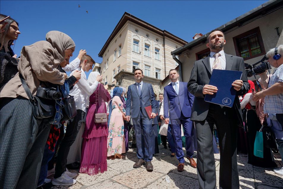 Sarajevo: Gazi Husrev-begova medresa ispratila 469. generaciju maturanata i 37. maturantica