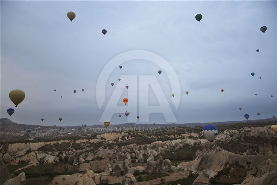 Balonlar, Kapadokya'ya masalsı bir güzellik katıyor