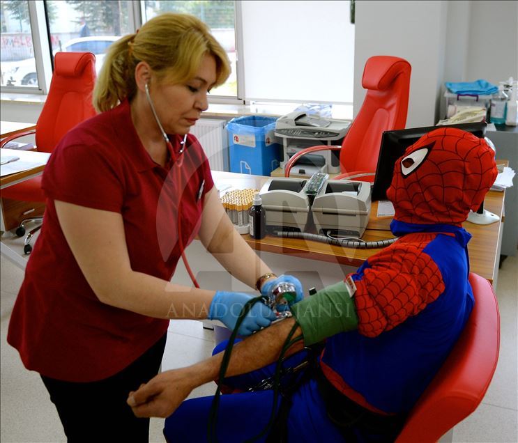 Turkish man in 'Spider-Man' costume donates blood