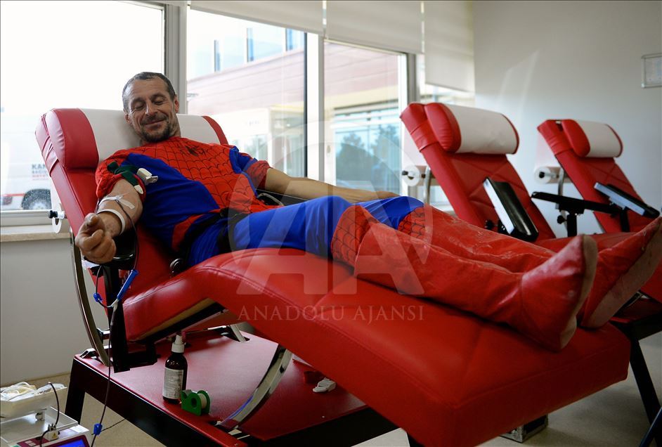 Turkish man in 'Spider-Man' costume donates blood