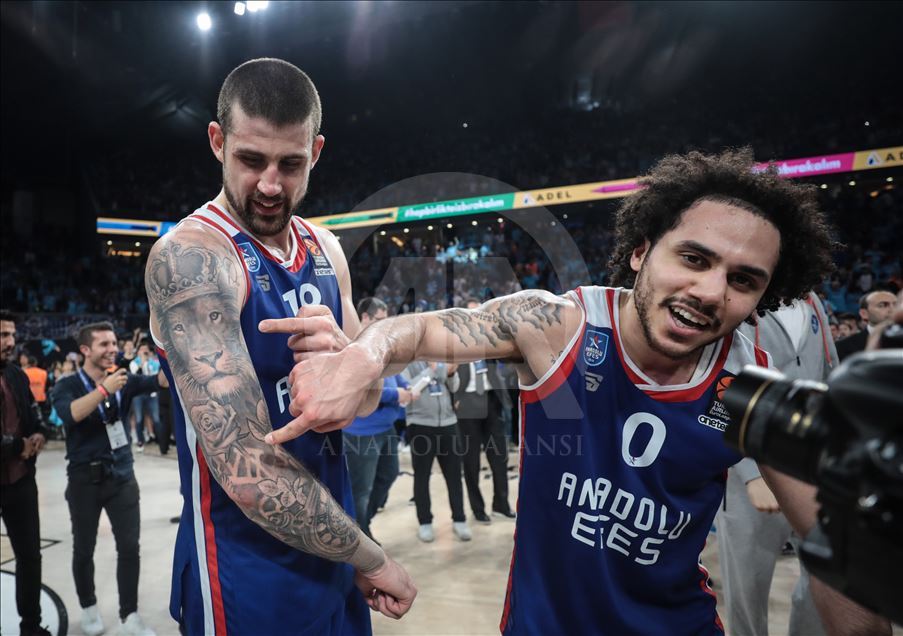 Anadolu Efes - Barcelona Lassa : Turkish Airlines Euroleague