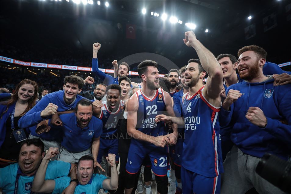 Anadolu Efes - Barcelona Lassa : Turkish Airlines Euroleague