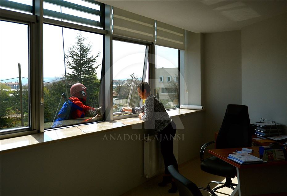 Spiderman Turki donorkan darah