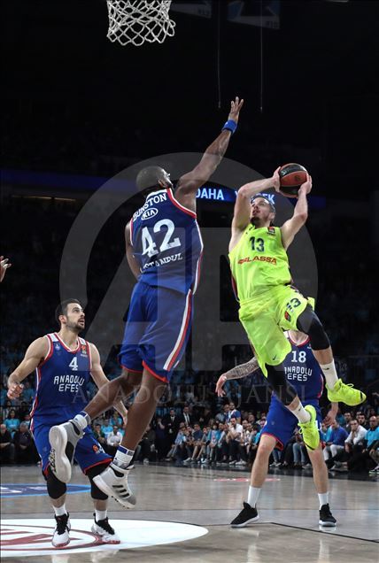 Anadolu Efes - Barcelona Lassa : Turkish Airlines Euroleague