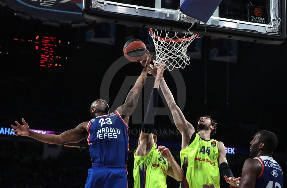 Anadolu Efes - Barcelona Lassa : Turkish Airlines Euroleague