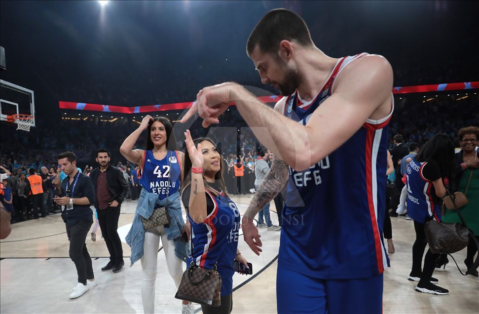 Anadolu Efes - Barcelona Lassa : Turkish Airlines Euroleague