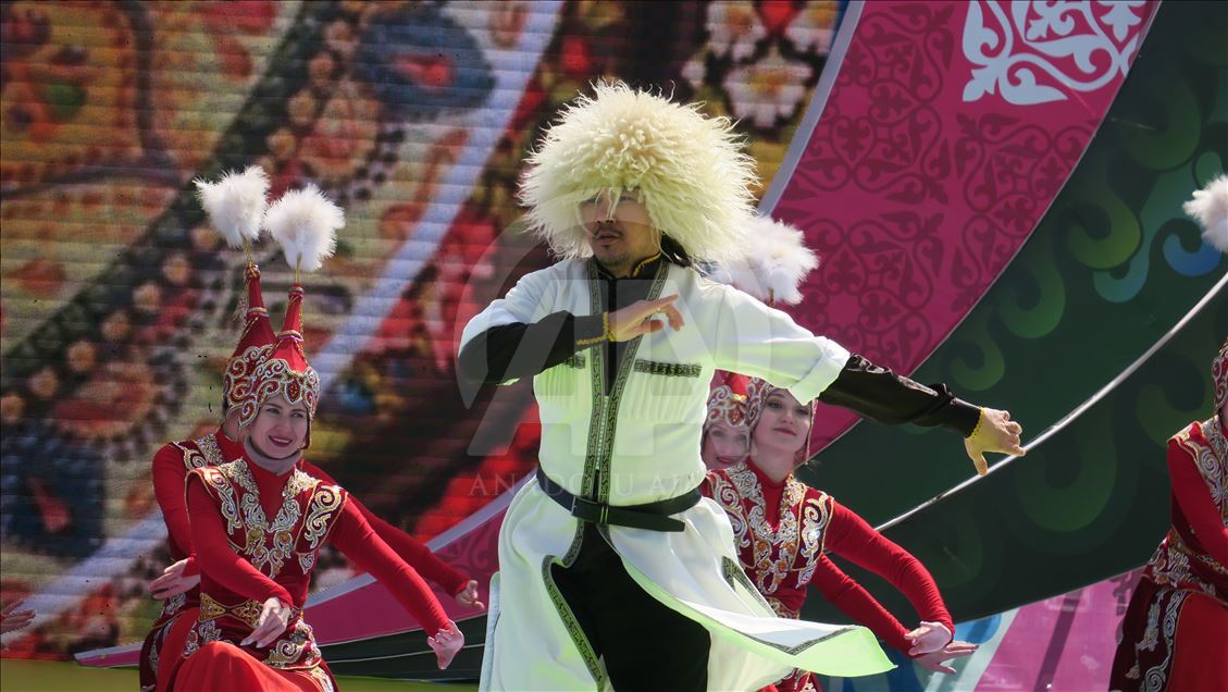 В Казахстане празднуют День единства народа