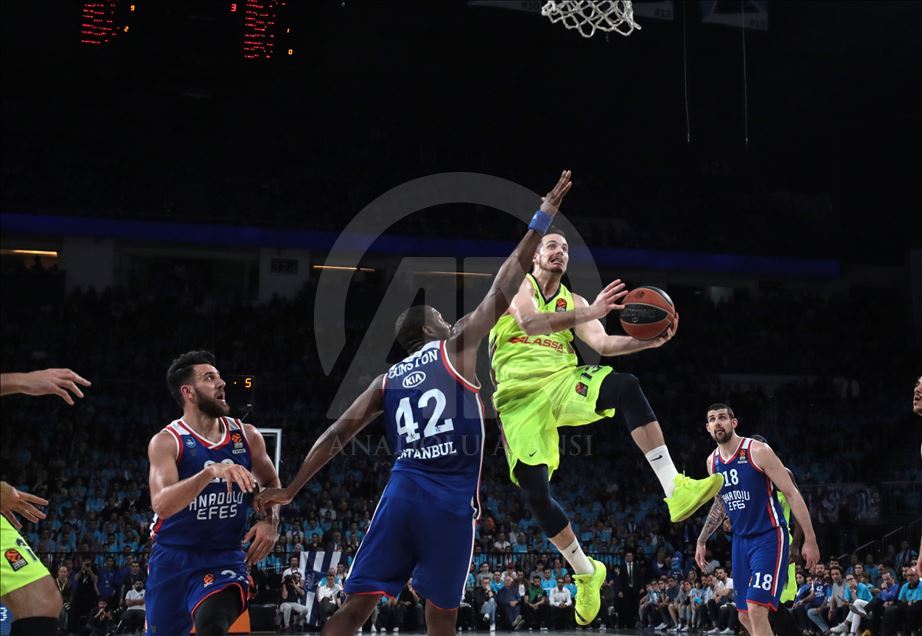 Anadolu Efes - Barcelona Lassa : Turkish Airlines Euroleague