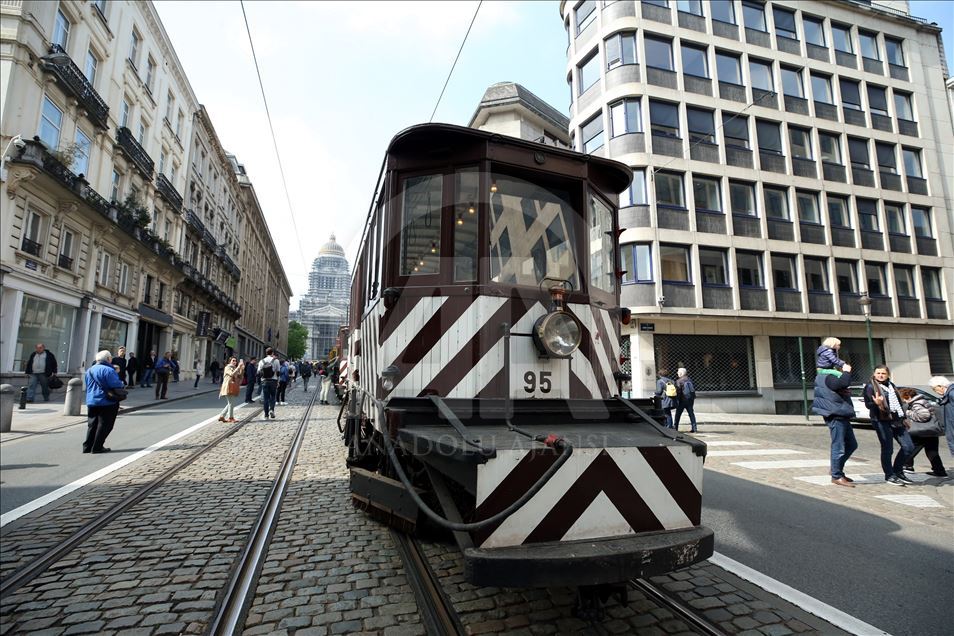 Bruksel, ekspozohen tramvajë të vjetër 150 vjet