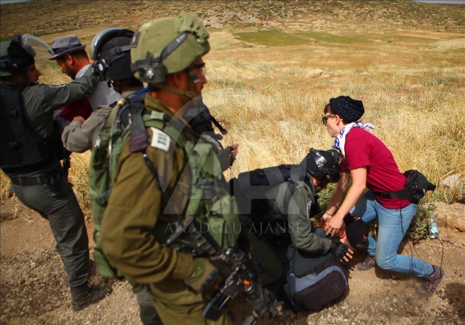 Israeli soldiers detain foreign pro-Palestinian activists in West Bank