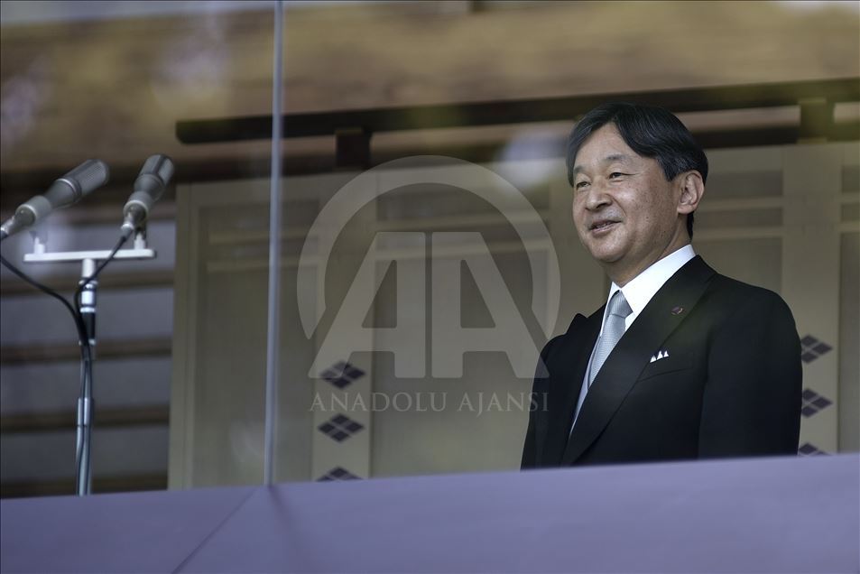 Primera aparición pública de nuevo emperador japonés Naruhito