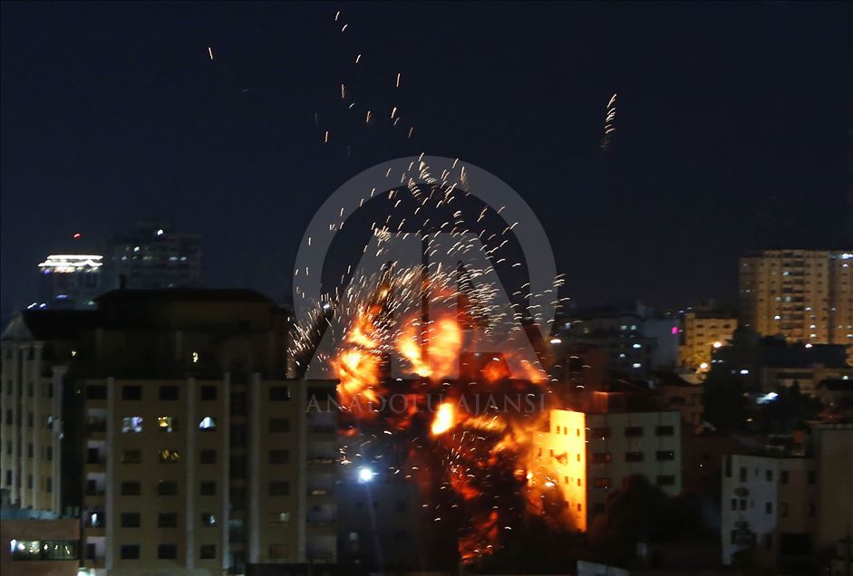 Izraelska avijacija bombardovala zgradu s uredom Anadolu Agency u Gazi 