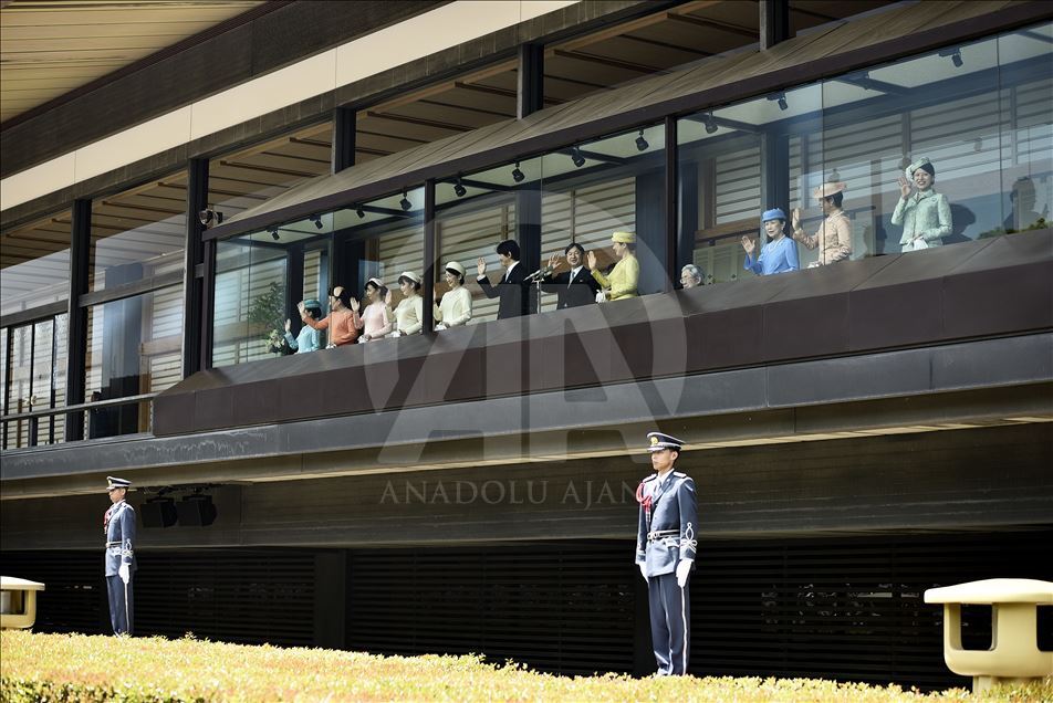 Primera aparición pública de nuevo emperador japonés Naruhito