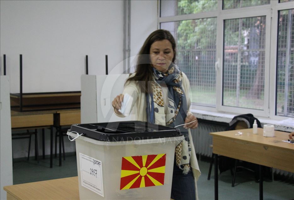 Hapen vendvotimet: Fillon rrethi i dytë i zgjedhjeve presidenciale në Maqedoninë e Veriut