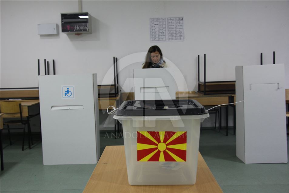 Hapen vendvotimet: Fillon rrethi i dytë i zgjedhjeve presidenciale në Maqedoninë e Veriut
