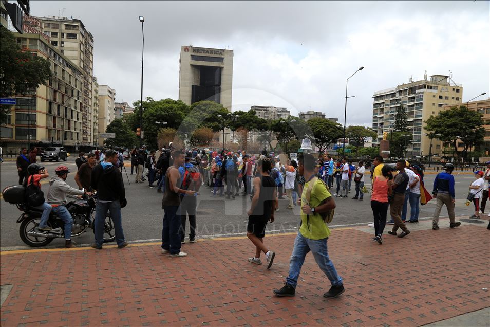 Venezuelë, thirrjet e Guaidos për protesta drejt dështimit
