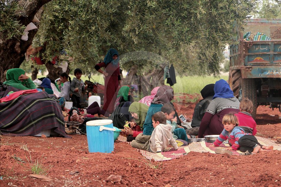 مهاجرت ده‌ها هزار غیرنظامی به دلیل حملات رژیم اسد از مناطق کاهش تنش در سوریه