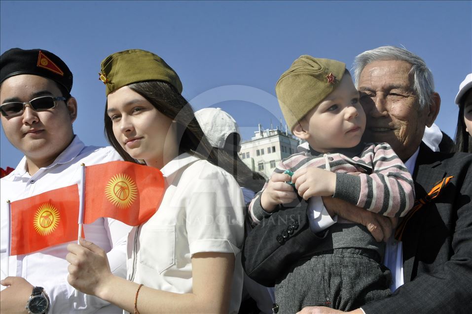 Kırgızistan'da 9 Mayıs Zafer Bayramı kutlanıyor
