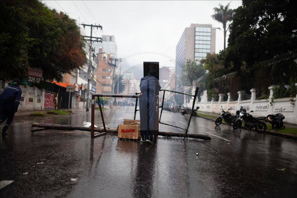 Clashes between Students and Public Force ESMAD in Bogota